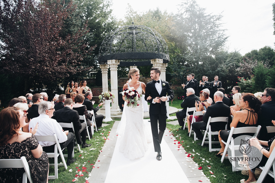 Pros and Cons of an Outdoor Wedding