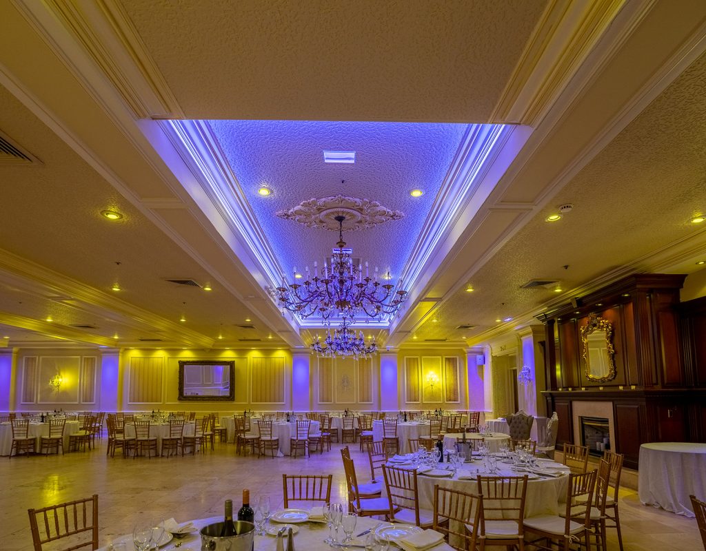 Gable Ballroom at The Inn at New Hyde Park. Ideal for weddings, corporate events, conferences, Sweet 16's, Bat Mitzvah's, birthday parties, and more!