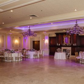 Gable Ballroom at The Inn at New Hyde Park. Ideal for weddings, corporate events, conferences, Sweet 16's, Bat Mitzvah's, birthday parties, and more!